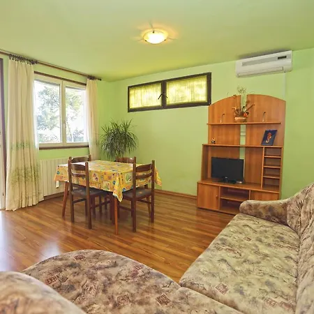 Ivan Apartment *